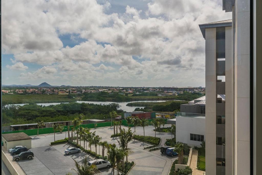 Azure Beach Residences Palm Beach Esterno foto