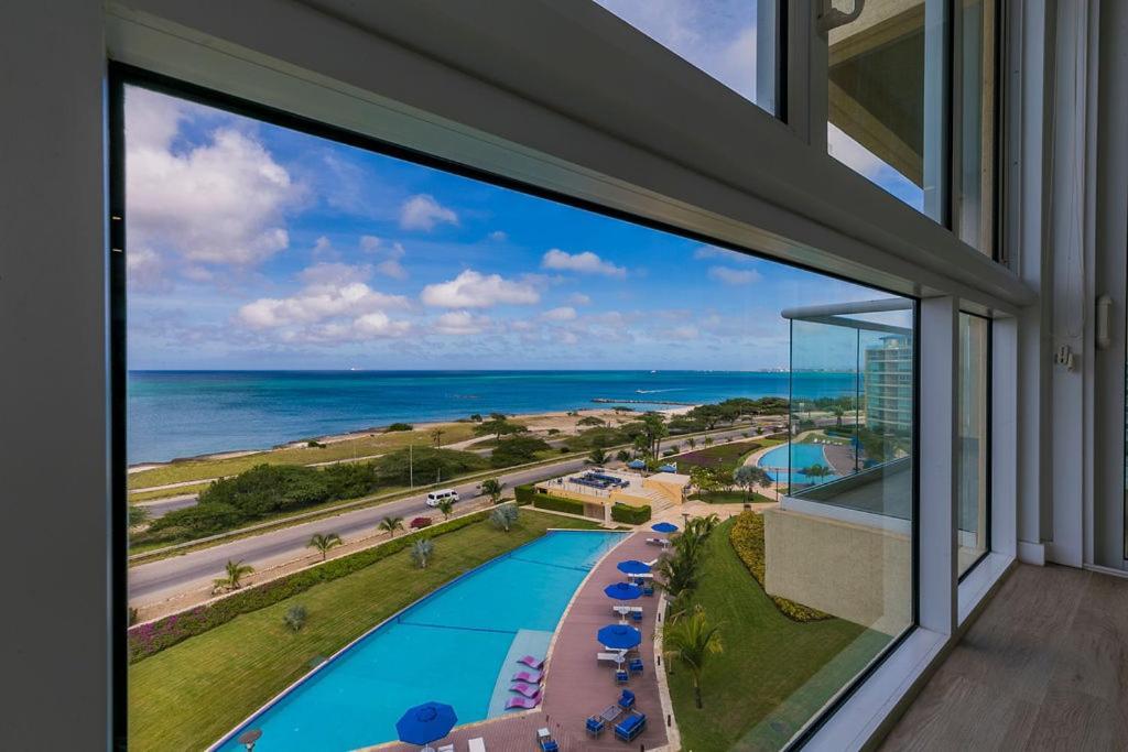 Azure Beach Residences Palm Beach Esterno foto