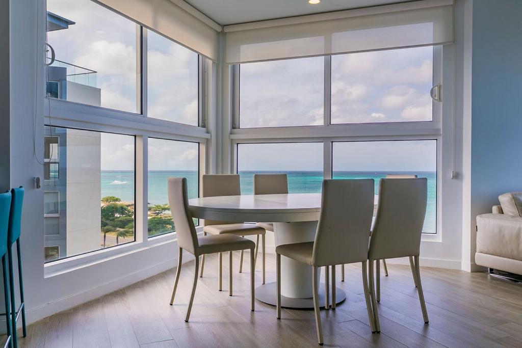 Azure Beach Residences Palm Beach Esterno foto