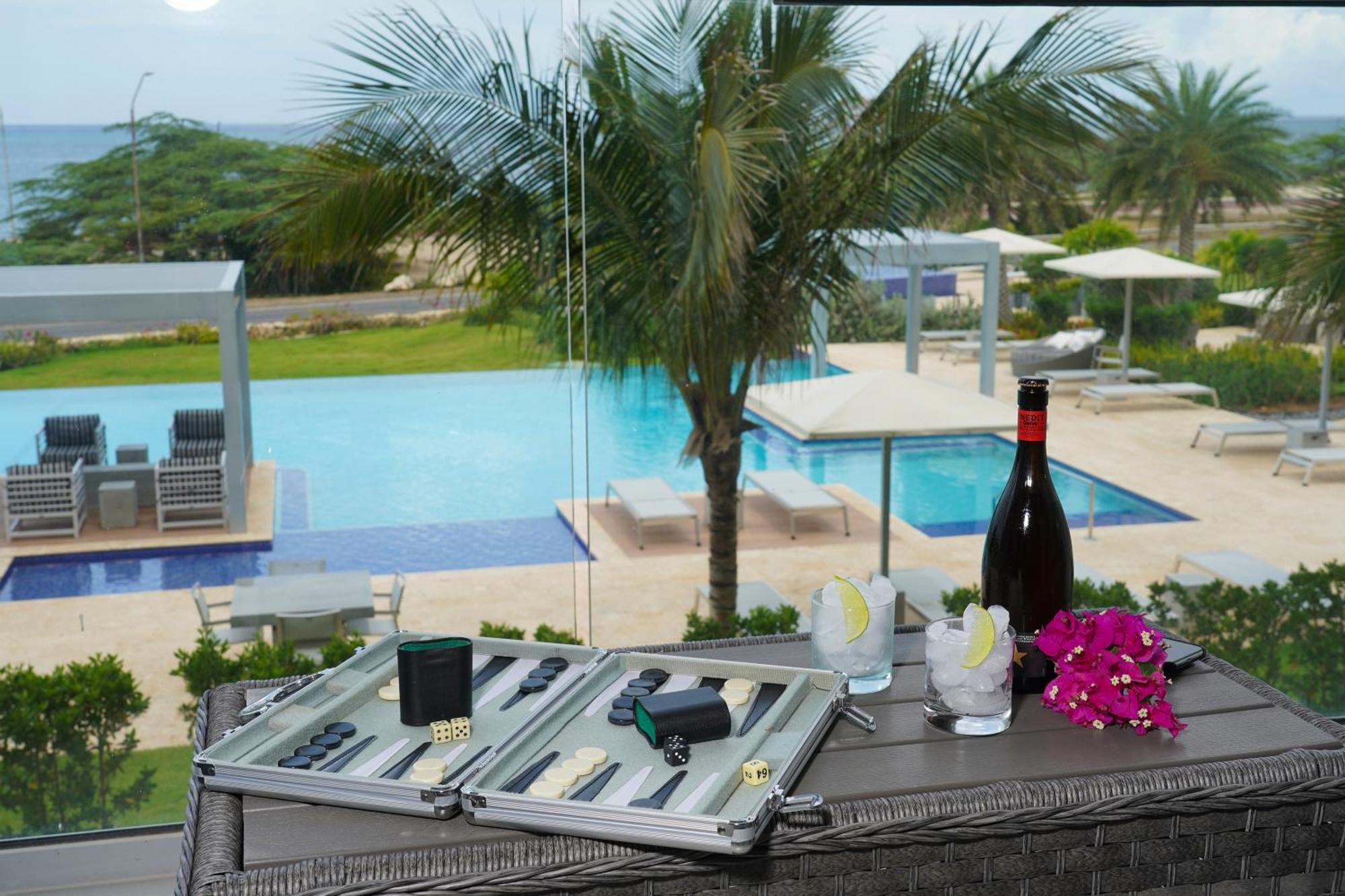 Azure Beach Residences Palm Beach Esterno foto