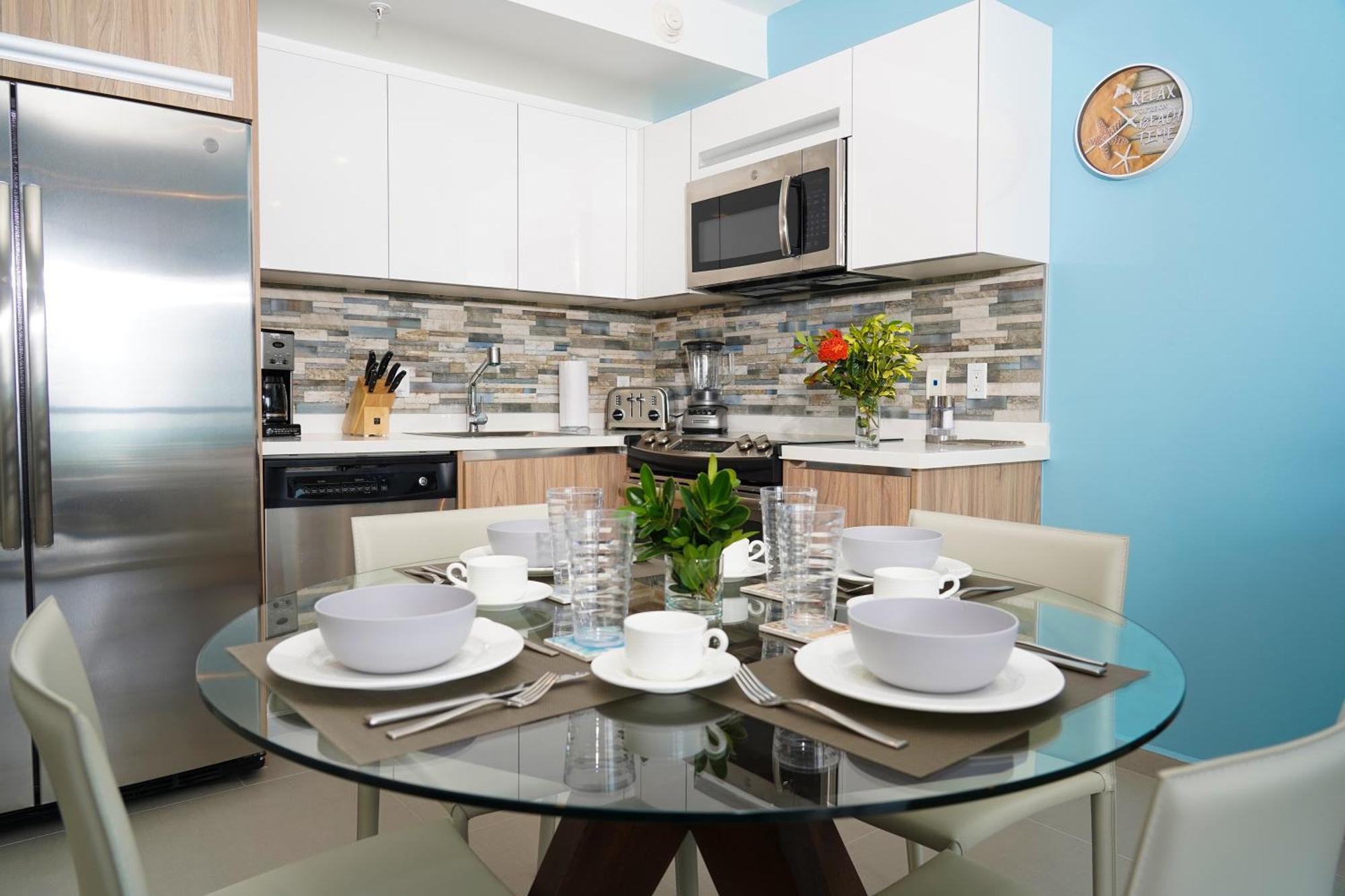Azure Beach Residences Palm Beach Esterno foto