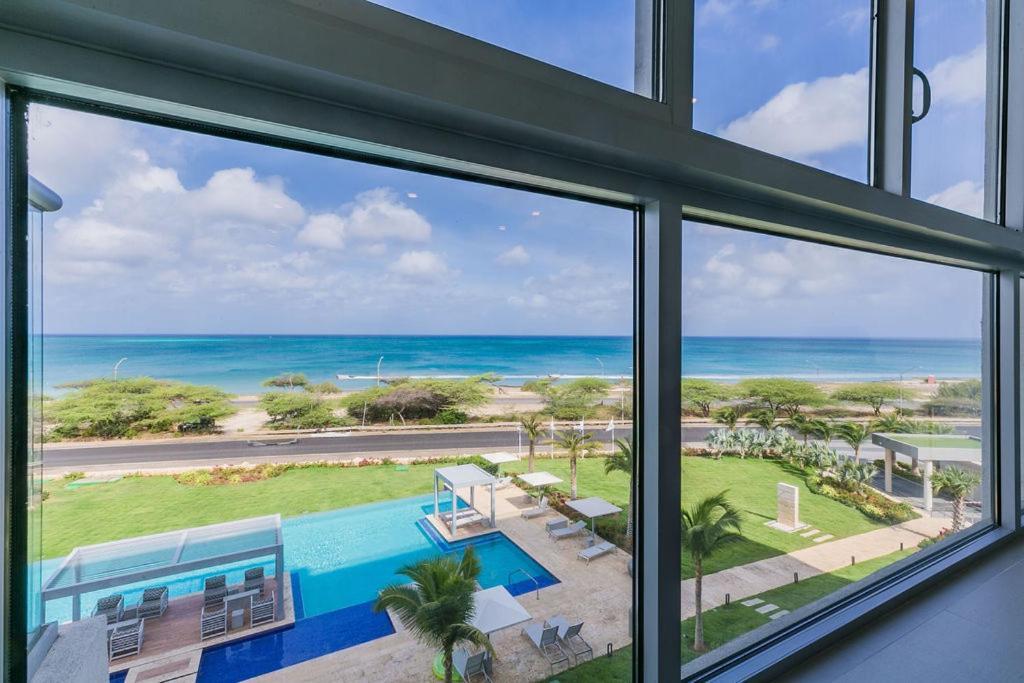 Azure Beach Residences Palm Beach Esterno foto