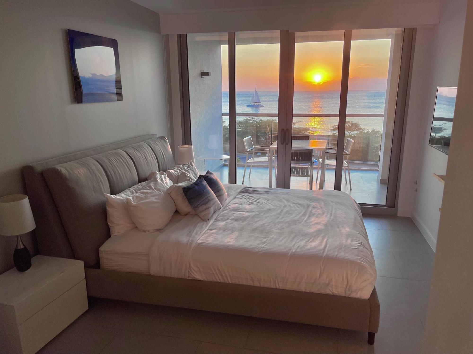 Azure Beach Residences Palm Beach Esterno foto